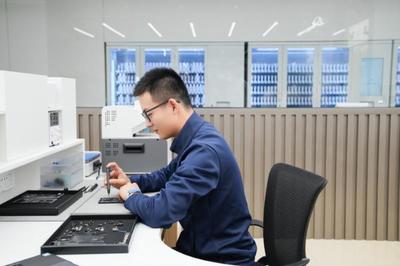 跨界新物種 華為三里屯服務中心——當科技館遇見咖啡廳，重塑消費電子服務體驗